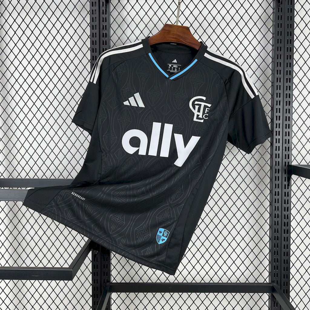 Versión del tercer jugador del Arsenal 2024/25