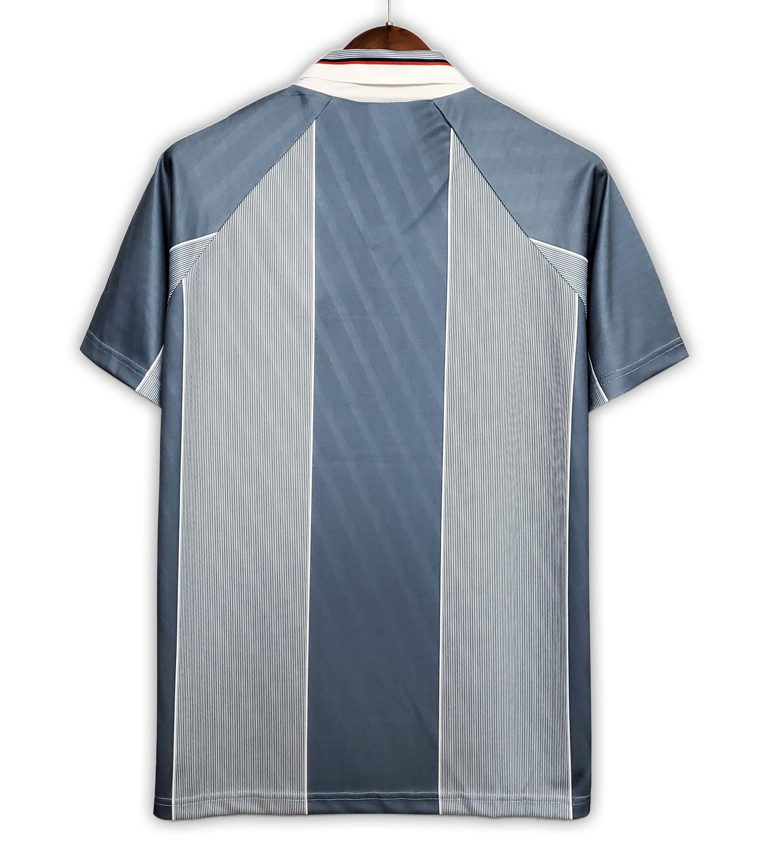 Versión del tercer jugador del Bayern Munich 2024/25