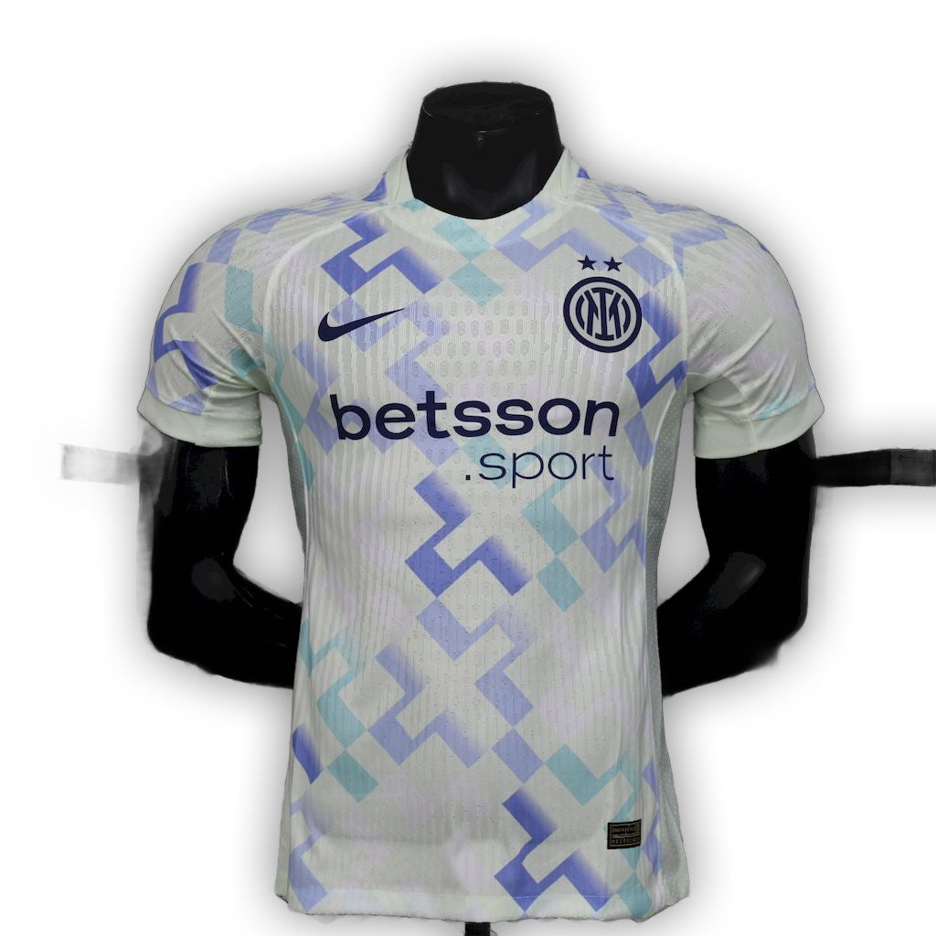 Versión del tercer jugador del Arsenal 2024/25