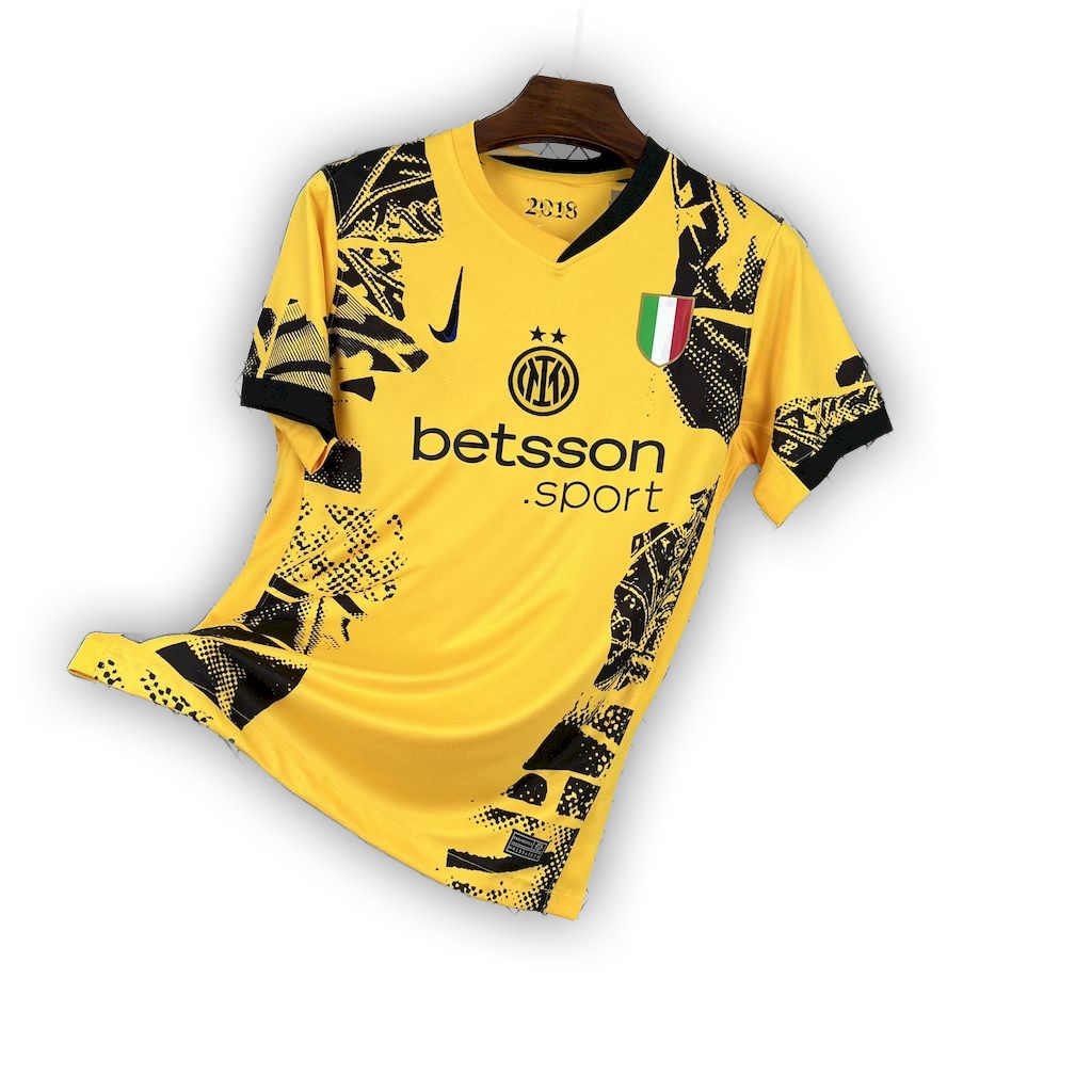 Versión del tercer jugador del Arsenal 2024/25