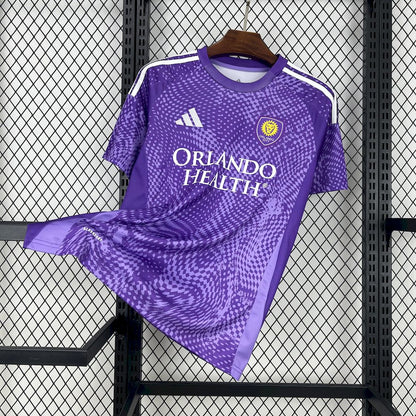 Versión del tercer jugador del Arsenal 2024/25