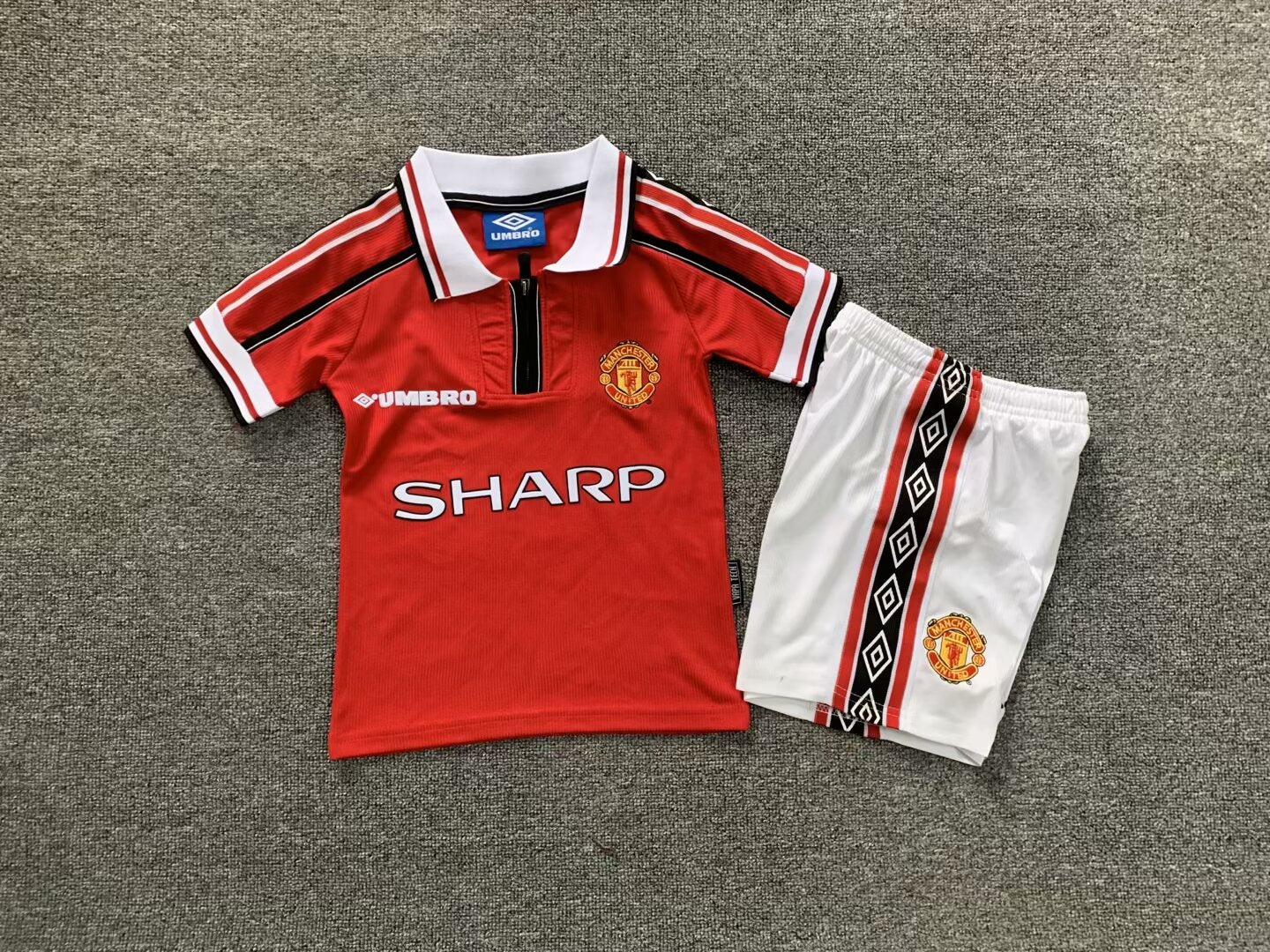 Manchester United 1998/99 Home Kids