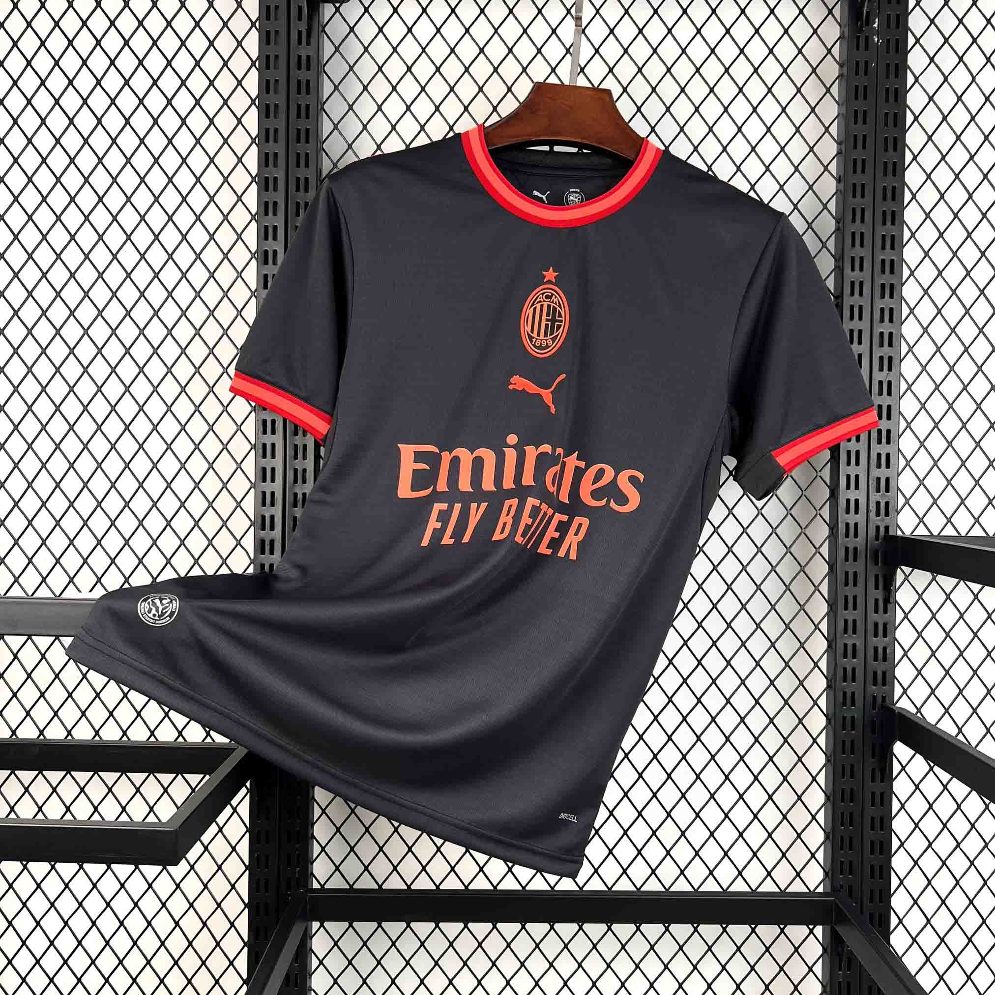 Versión del tercer jugador del Arsenal 2024/25