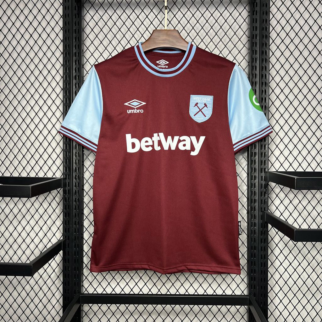 Versión del tercer jugador del Arsenal 2024/25