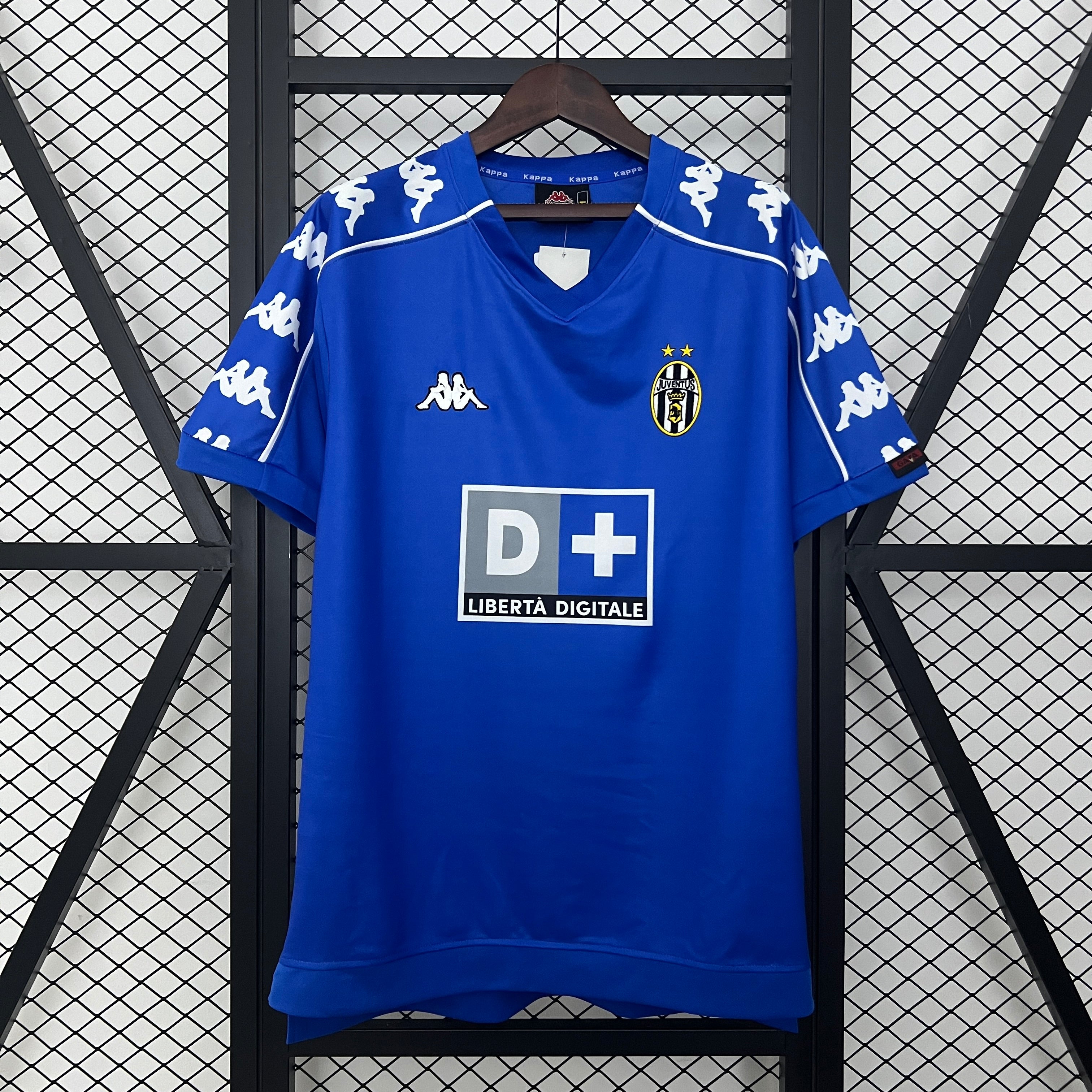 Juventus 1999/00 Away