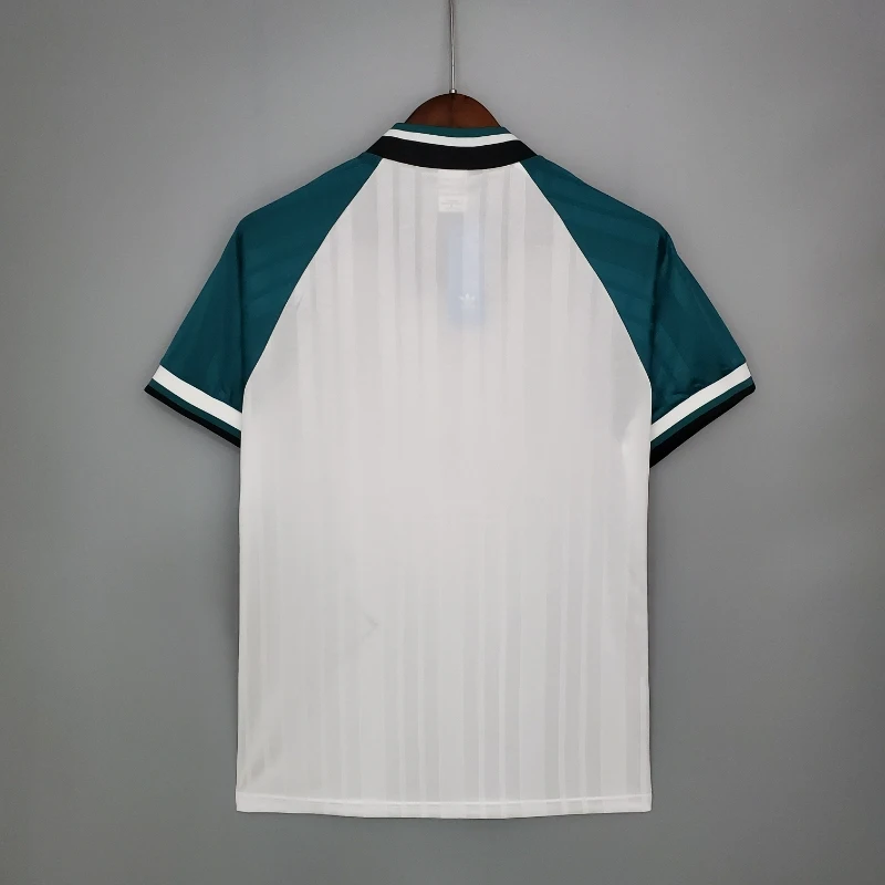 Liverpool 1993/95 Away