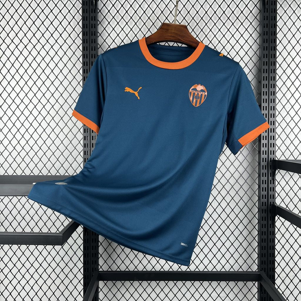 Versión del tercer jugador del Arsenal 2024/25