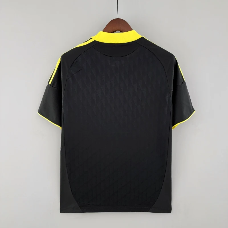 Liverpool 2010/11 Third Away