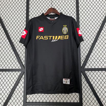 Juventus 2001/02 Away